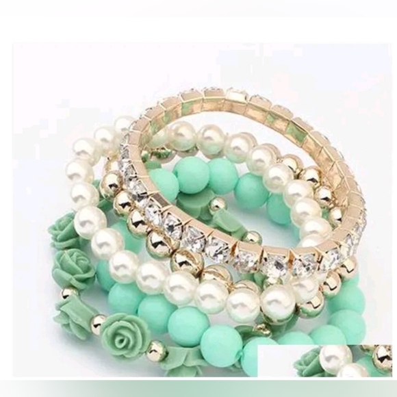 Five-piece gold-plated Crystal Teal Pearl stacked flower bracelets BOGO - Picture 6 of 15